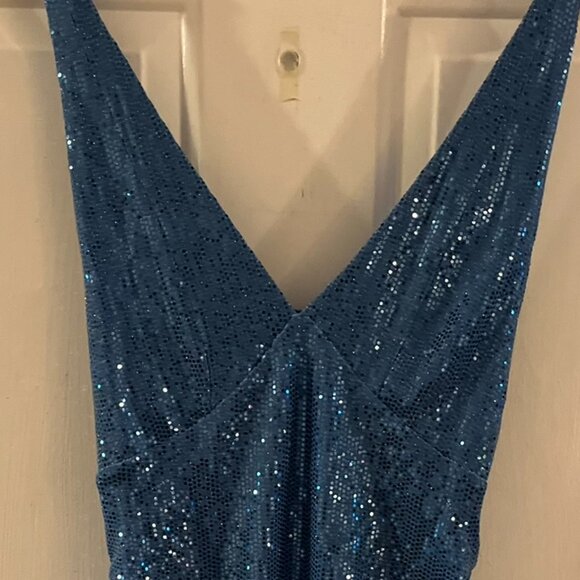 UO Woman's Blue Mila Sequin Strappy-Back Holiday Party Mini Dress Sz LR - Picture 3 of 12